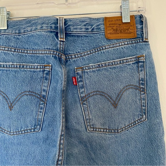 Levi's Premium High Rise Wedgie Denim Jean Size 28 . Like new - Picture 7 of 15